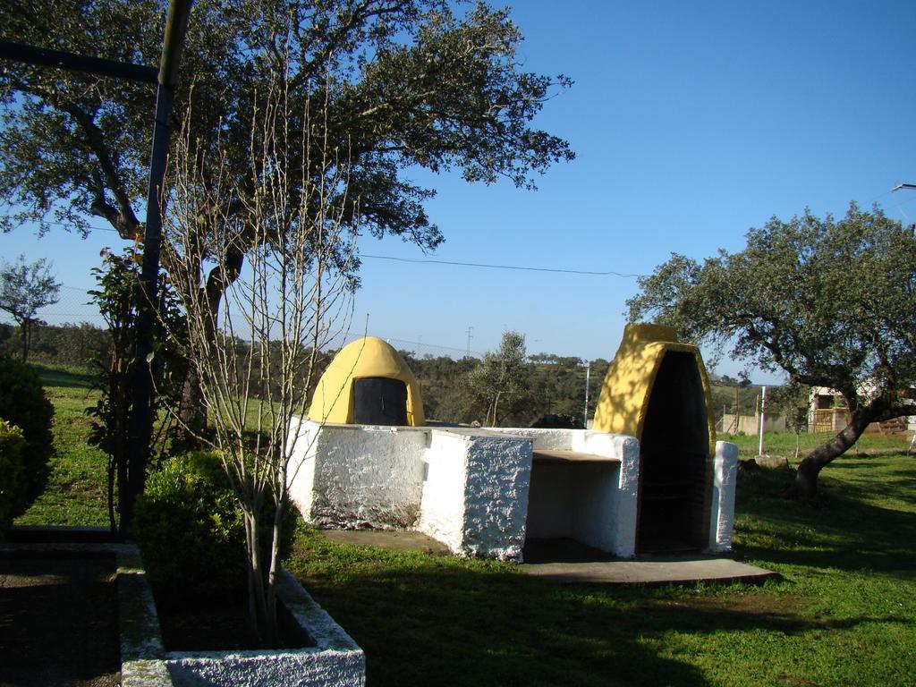 Finca Dehesa Tres Riveros Herrera de Alcántara Exterior foto